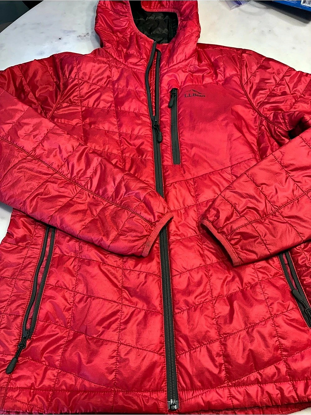 L.L.Bean Ultralight 850 Down Jacket Quilted Jacket in Red Size Small